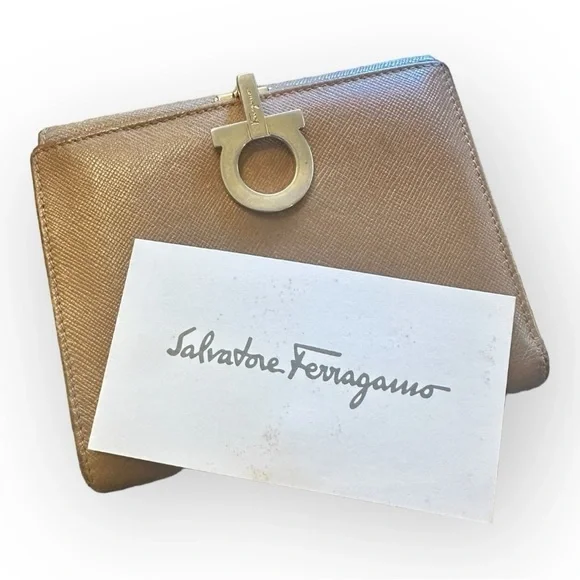 Salvatore Ferragamo Gancini Leather Bifold Wallet Unisex - Picture 6 of 9